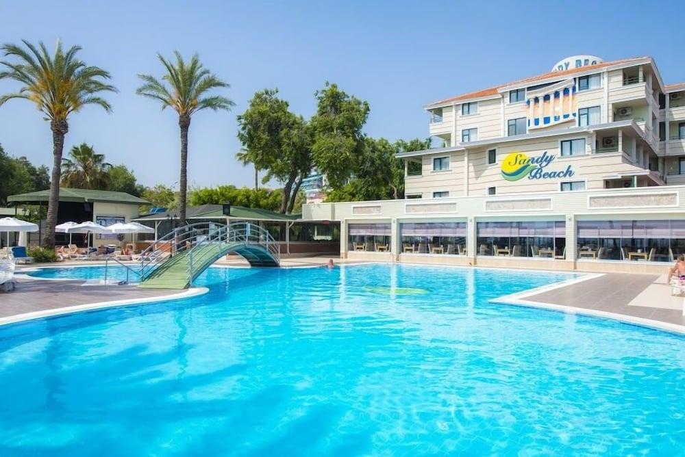 Sandy Beach Hotel Side Exterior photo