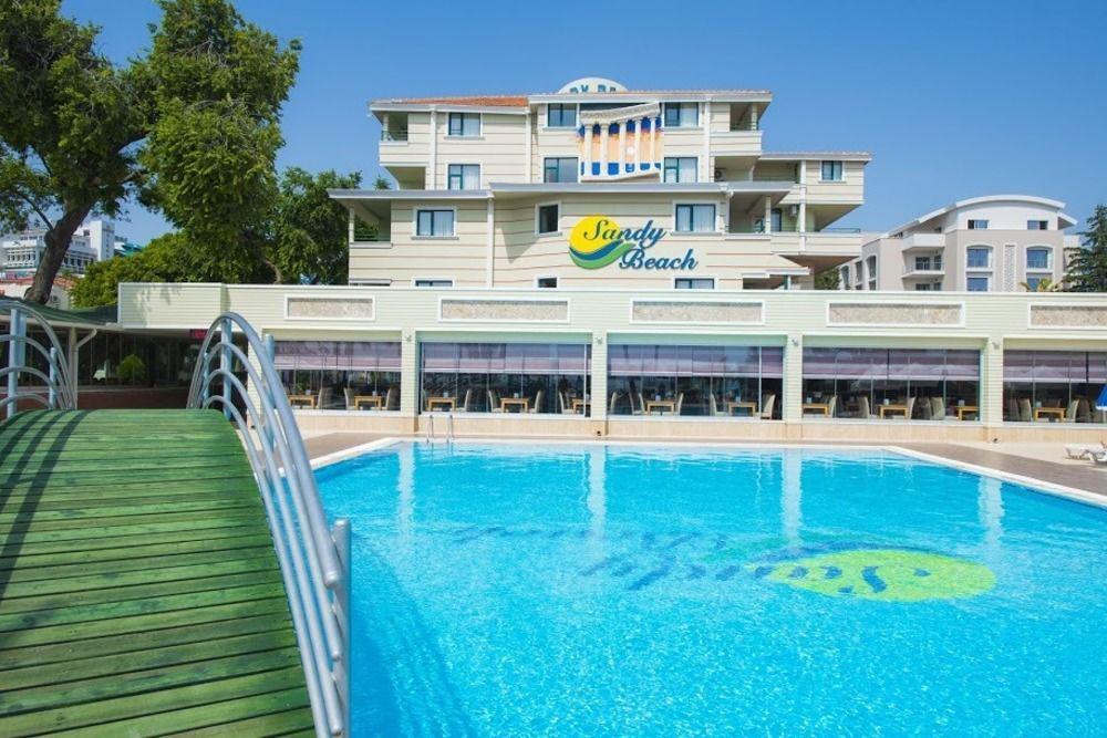 Sandy Beach Hotel Side Exterior photo