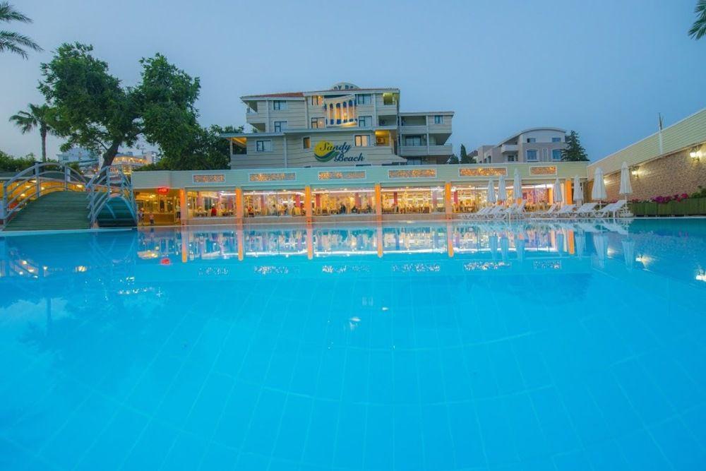 Sandy Beach Hotel Side Exterior photo