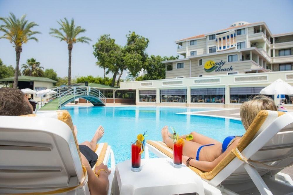 Sandy Beach Hotel Side Exterior photo
